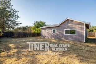 9304 Orangevale Ave in Orangevale, CA - Building Photo