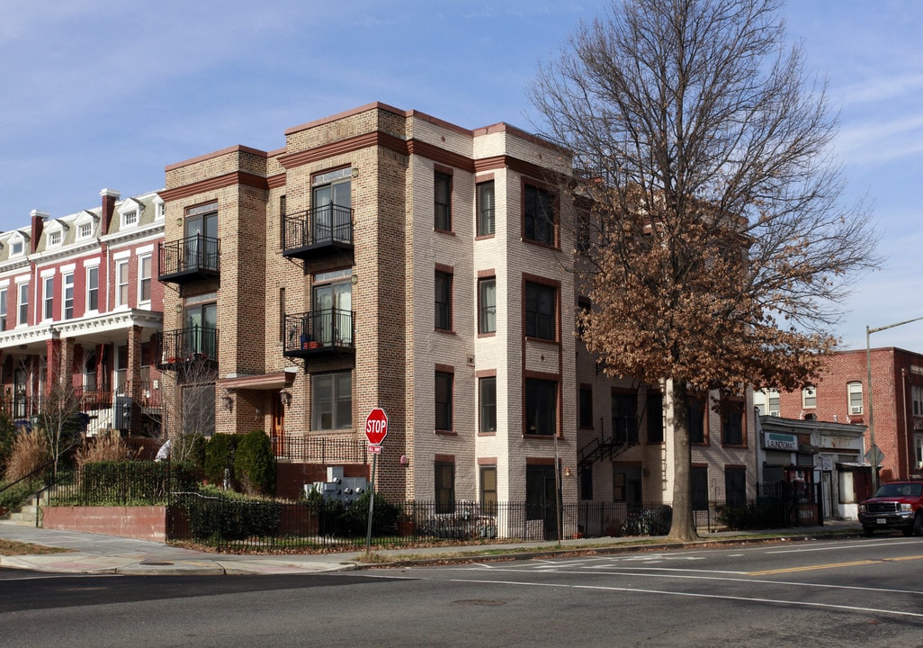 1101 Fairmont St NW in Washington, DC - Building Photo