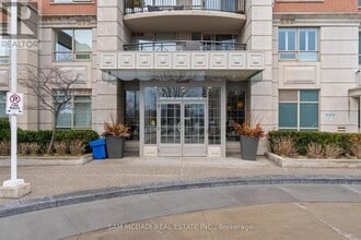 2365 Central Park Dr in Oakville, ON - Building Photo - Building Photo