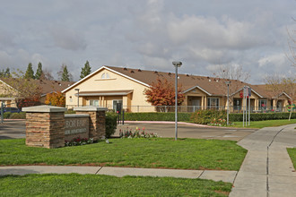 Arbor Faire Senior Apartments in Fresno, CA - Building Photo - Building Photo