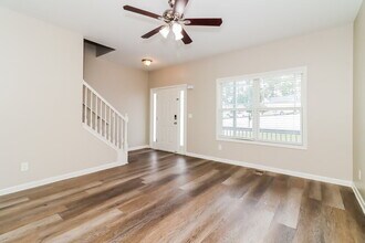 657 Amberwood Dr in Villa Rica, GA - Foto de edificio - Building Photo