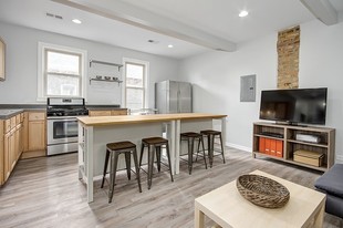 2020 W 18th St in Chicago, IL - Building Photo - Interior Photo