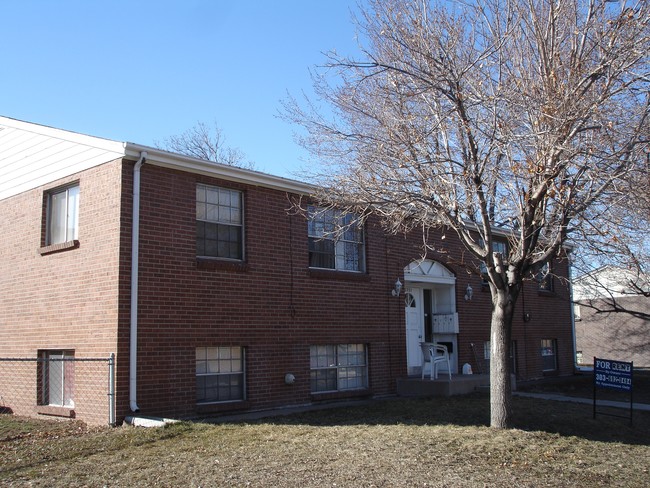 2351 S Locust St in Denver, CO - Building Photo - Building Photo