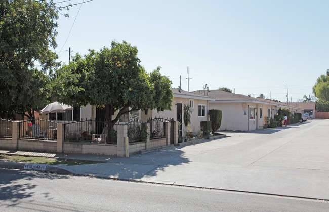 4610-4618 Live Oak St in Bell, CA - Building Photo - Building Photo