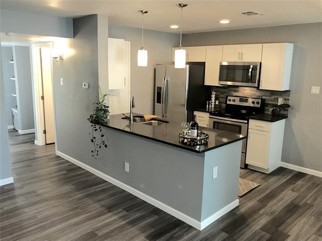 2505 Wedglea Dr in Dallas, TX - Building Photo