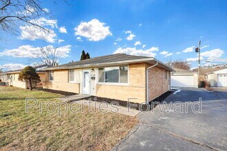 2698 Kenny Ln in Grove City, OH - Building Photo - Building Photo