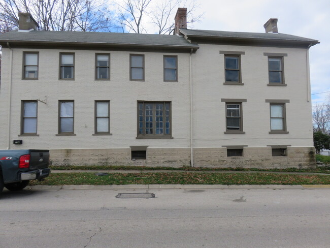 124 N Morton Ave in Centerville, IN - Foto de edificio - Building Photo