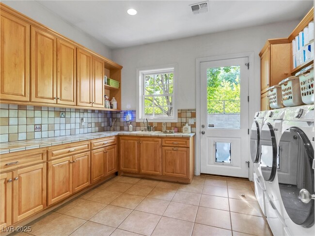 330 Rancho Cir