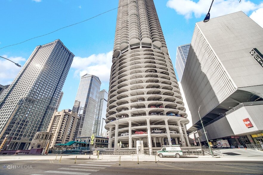 300 N State St, Unit 3909 in Chicago, IL - Building Photo