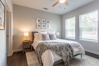 Villa Westlake in Westlake, LA - Building Photo - Interior Photo