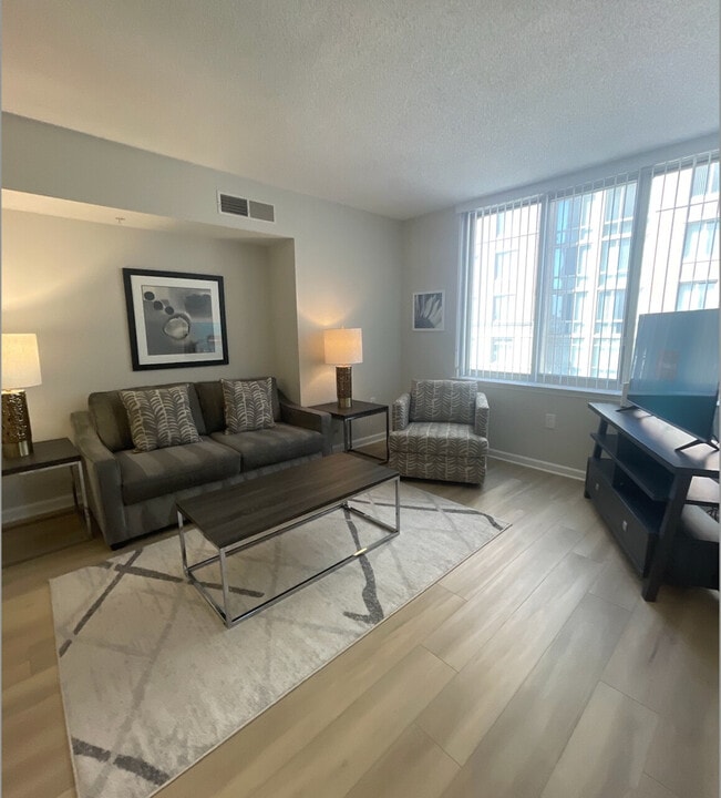 2361 Eisenhower Ave in Alexandria, VA - Building Photo