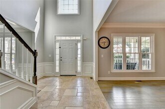 355 Gaines Oak Way in Suwanee, GA - Foto de edificio - Building Photo
