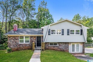 2541 Goldmar Dr in Irondale, AL - Building Photo