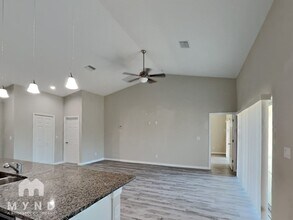 7423 W Cameo Cir in North Port, FL - Building Photo - Building Photo