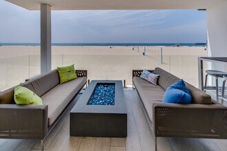 1 Eastwind St in Marina Del Rey, CA - Building Photo - Building Photo