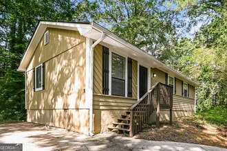 889 Ralph Rd SE in Conyers, GA - Building Photo - Building Photo
