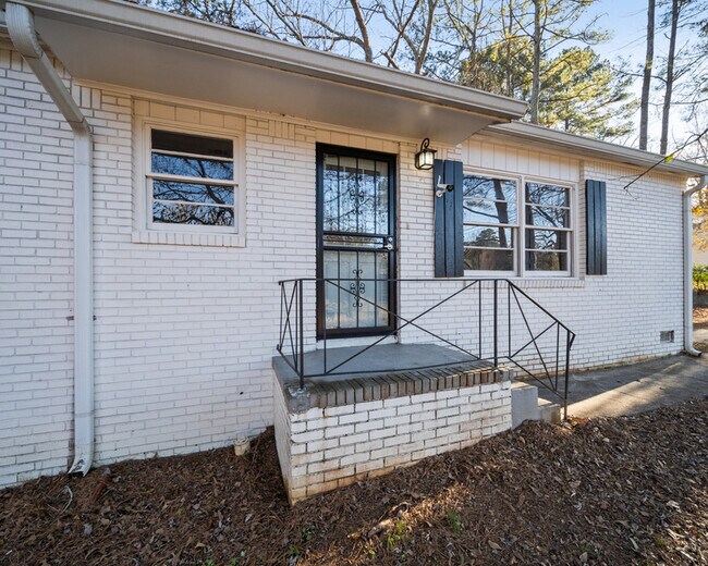 2371 Swallow Cir SE in Atlanta, GA - Building Photo - Building Photo