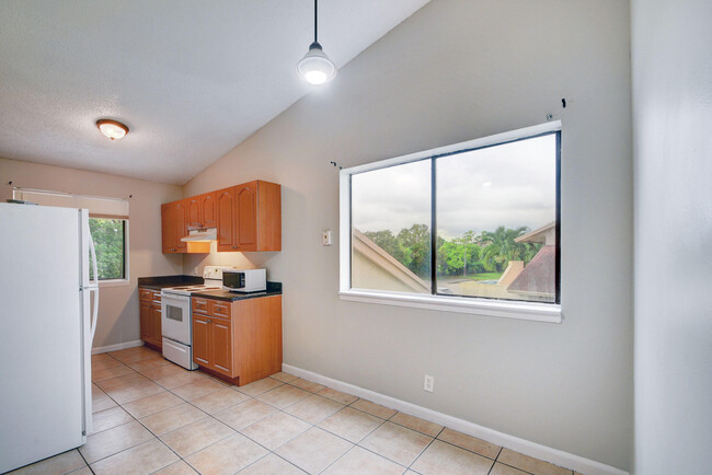 300 Nottingham Cir in Greenacres, FL - Building Photo - Building Photo