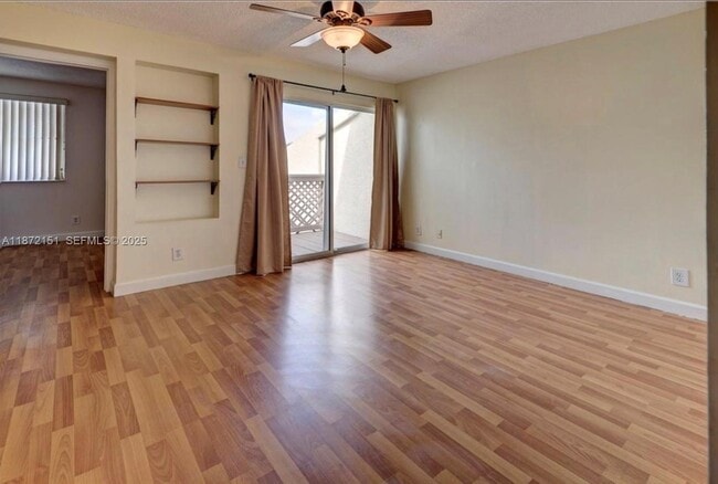 property at 4952 N Hemingway Cir