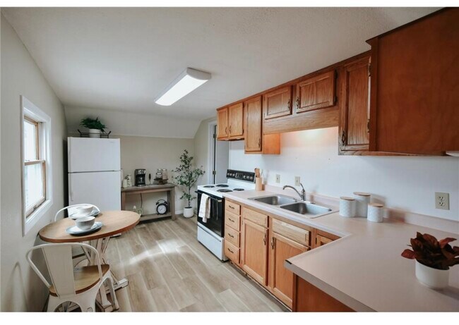 576 East Ave, Unit 80 East 6th St in Zumbrota, MN - Building Photo - Building Photo