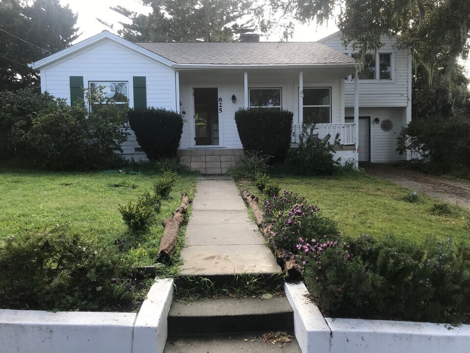 825 Cypress St in Monterey, CA - Building Photo