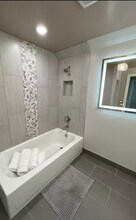 1309 Wabash St, Unit 2 in Michigan City, IN - Foto de edificio - Building Photo