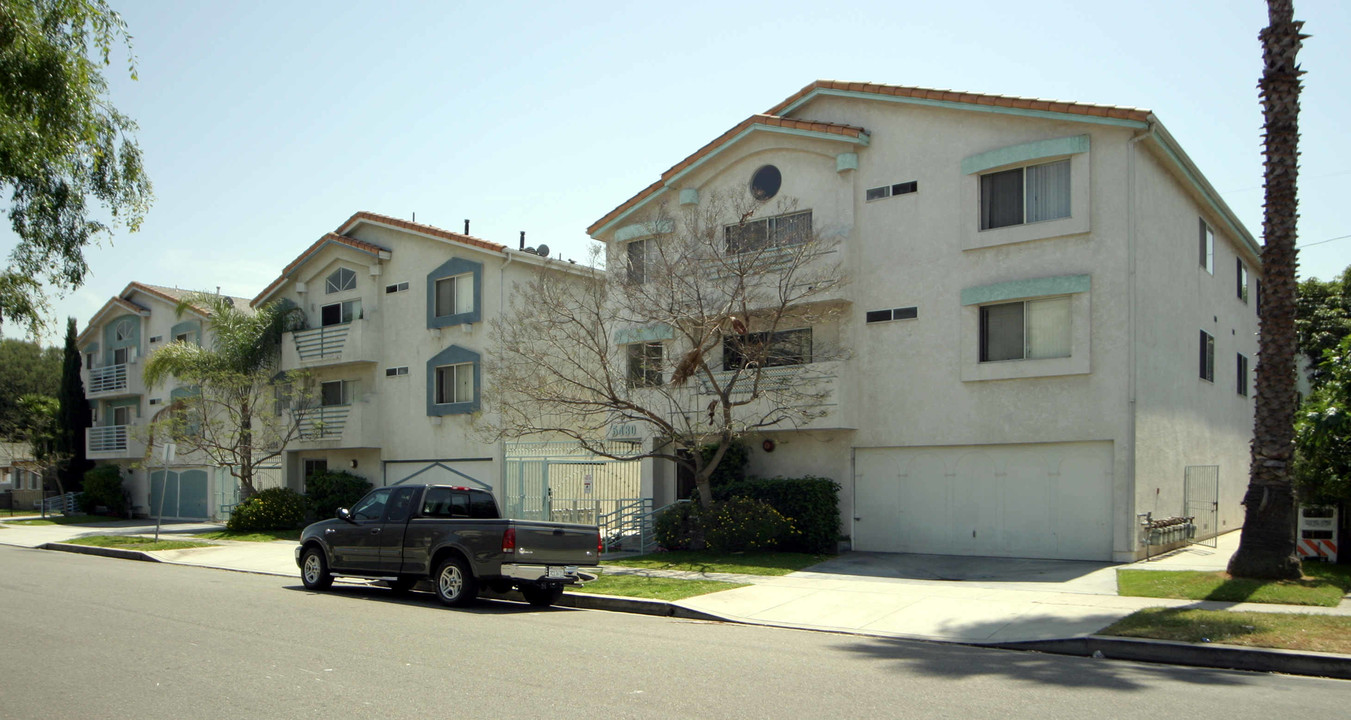 5424 W 93rd St in Los Angeles, CA - Foto de edificio