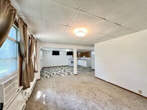 290 Orchard Dr in Oregon, WI - Building Photo - Building Photo
