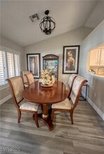 8512 Desert Holly Dr in Las Vegas, NV - Building Photo - Building Photo