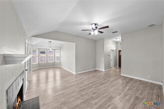104 Harvest Ln in Hutto, TX - Building Photo - Building Photo