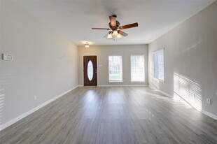 2726 Empire Oaks Lane in Katy, TX - Foto de edificio - Building Photo