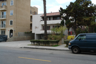 341 S Harvard Blvd in Los Angeles, CA - Foto de edificio - Building Photo