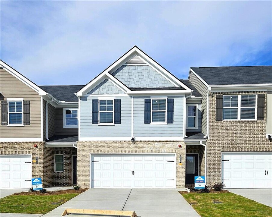 338 Lanier Cir in Woodstock, GA - Foto de edificio