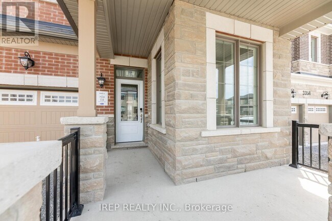 3360 MARCHINGTON Sq in Pickering, ON - Building Photo - Building Photo