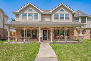 2727 Raintree Dr in Sugar Land, TX - Building Photo