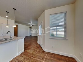 3492 S Bartlett Ave in Meridian, ID - Foto de edificio - Building Photo