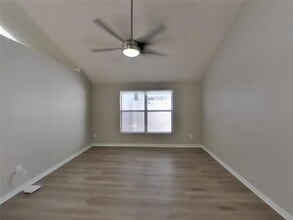 1714 Tarah Trace Dr in Brandon, FL - Building Photo - Building Photo