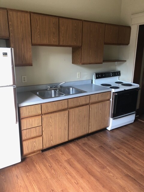 312 W Main St, Unit 1 in Grove City, PA - Building Photo - Building Photo