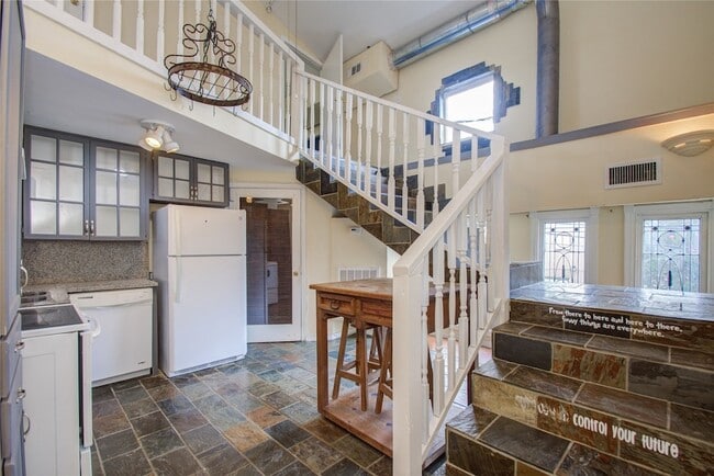 property at 5313 Palmetto St