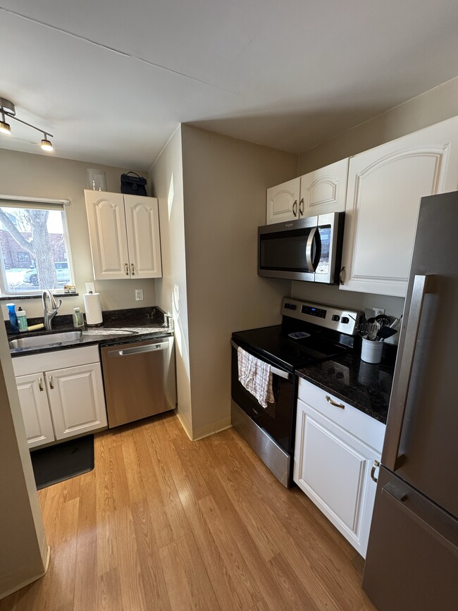 18 Ocean St, Unit # 11 in South Portland, ME - Building Photo - Building Photo