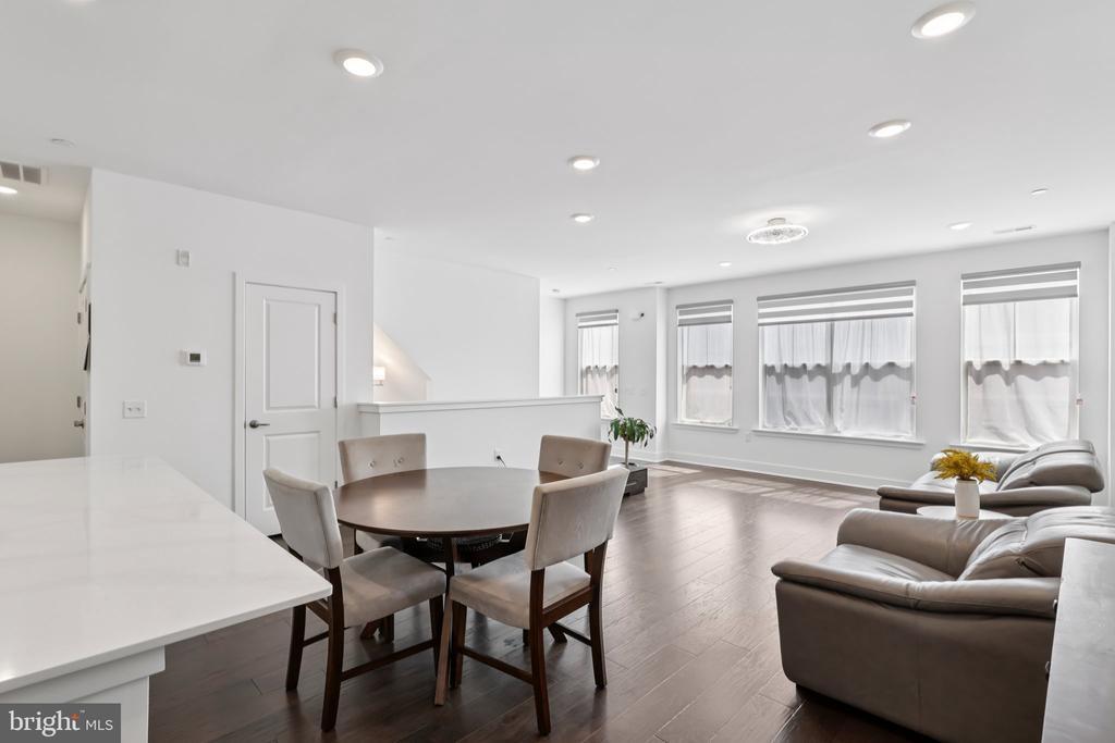 259 Aaron Truehart Wy in Ewing Township, NJ - Building Photo