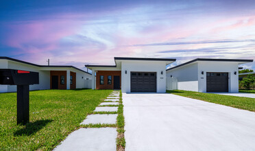 534 NW 12th Ave in Boynton Beach, FL - Building Photo - Building Photo