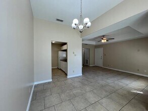2720 Camelot Dr in Laredo, TX - Building Photo - Building Photo
