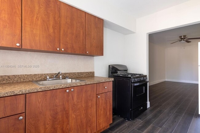 26701 SW 137th Ave in Homestead, FL - Foto de edificio - Building Photo