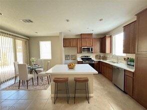 1809 Flycatch St in Las Vegas, NV - Building Photo - Building Photo