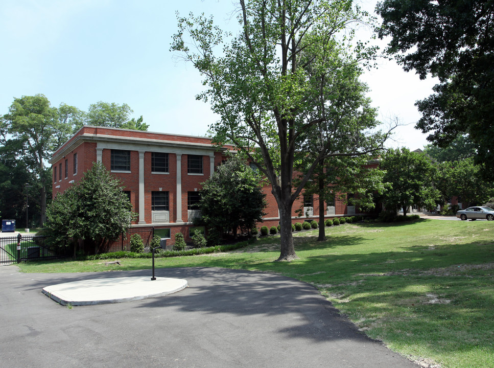 Parkway Hall in Memphis, TN - Building Photo