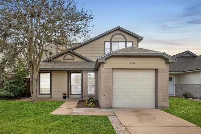 1302 Chelsea Ln in Pearland, TX - Building Photo - Building Photo