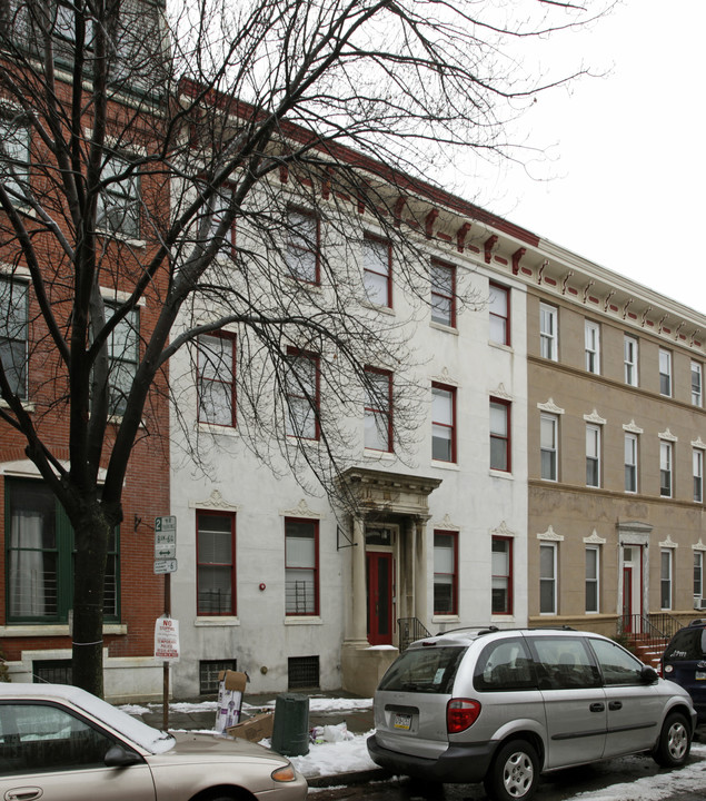 1909 Green Street in Philadelphia, PA - Building Photo