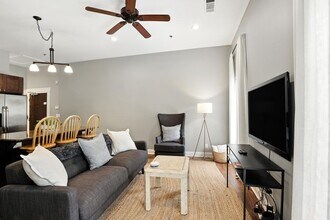 492 N Thomas St in Athens, GA - Building Photo - Building Photo