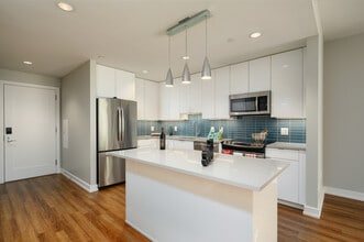 1919 Market in Philadelphia, PA - Foto de edificio - Interior Photo